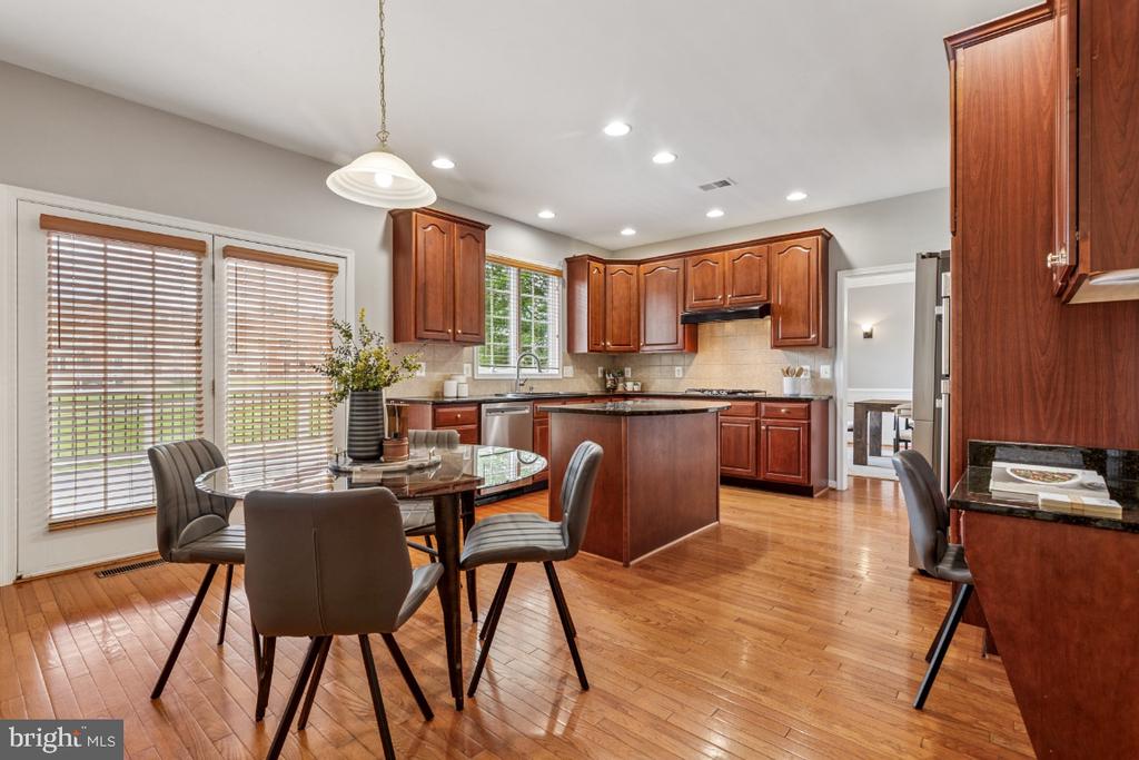 Ashburn, Virginia, 20147, United States, 5 Bedrooms Bedrooms, ,6 BathroomsBathrooms,Residential,For Sale,1839490