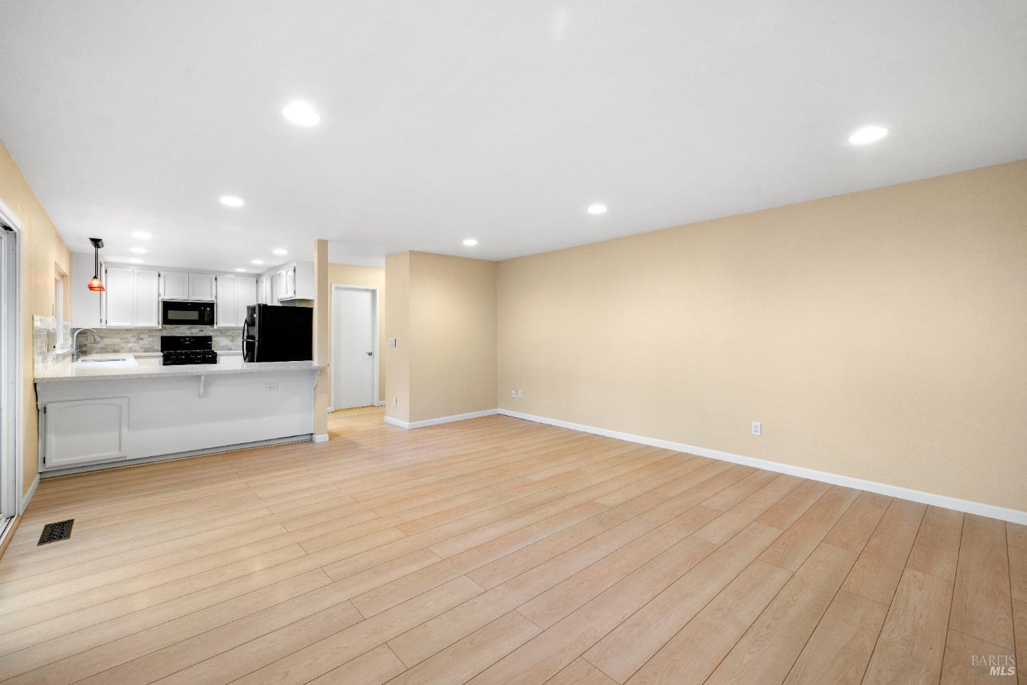 Rohnert Park, California, 94928, United States, 2 Bedrooms Bedrooms, ,2 BathroomsBathrooms,Residential,For Sale,1981389