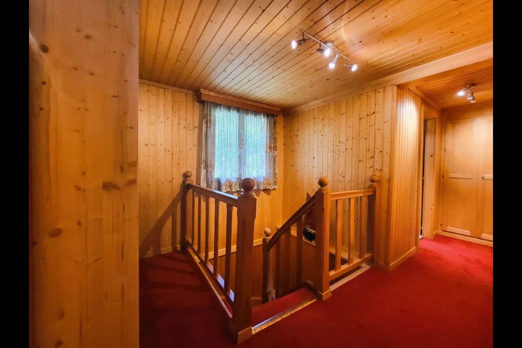  Spacious, perfectly maintained 6.5-room chalet with garden - 物件實景