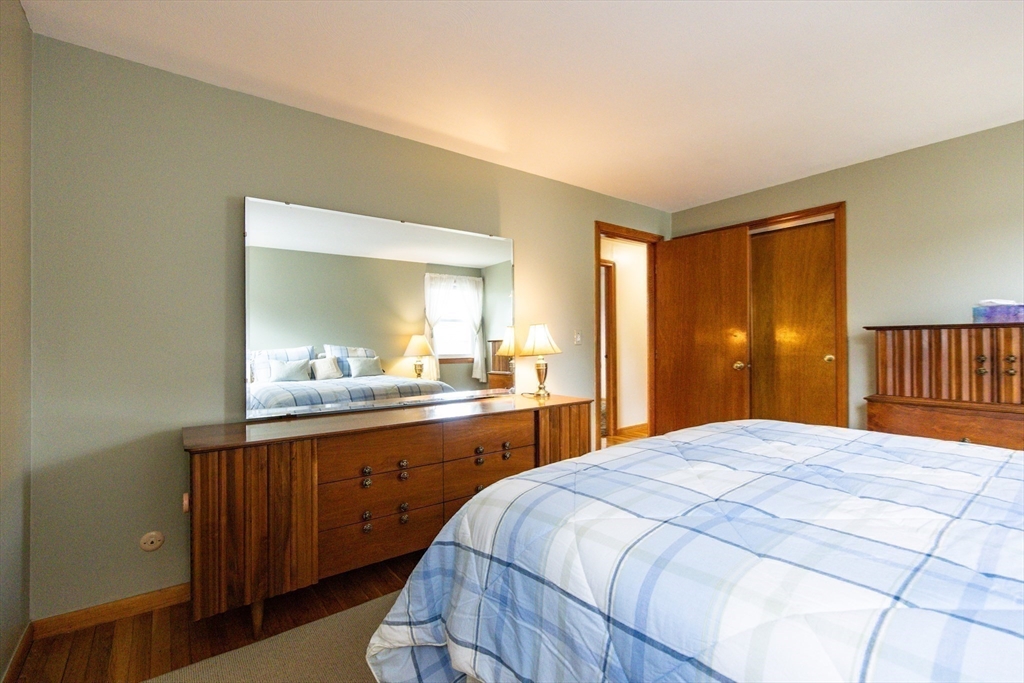 Stoughton, Massachusetts, 02072, United States, 4 Bedrooms Bedrooms, ,2 BathroomsBathrooms,Residential,For Sale,1976018