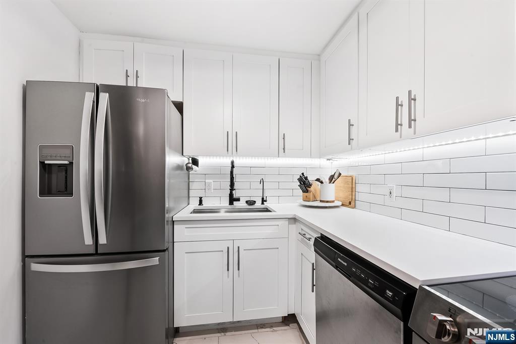 Hoboken, New Jersey, 07030, United States, 1 Bedroom Bedrooms, ,2 BathroomsBathrooms,Residential,For Sale,1987541