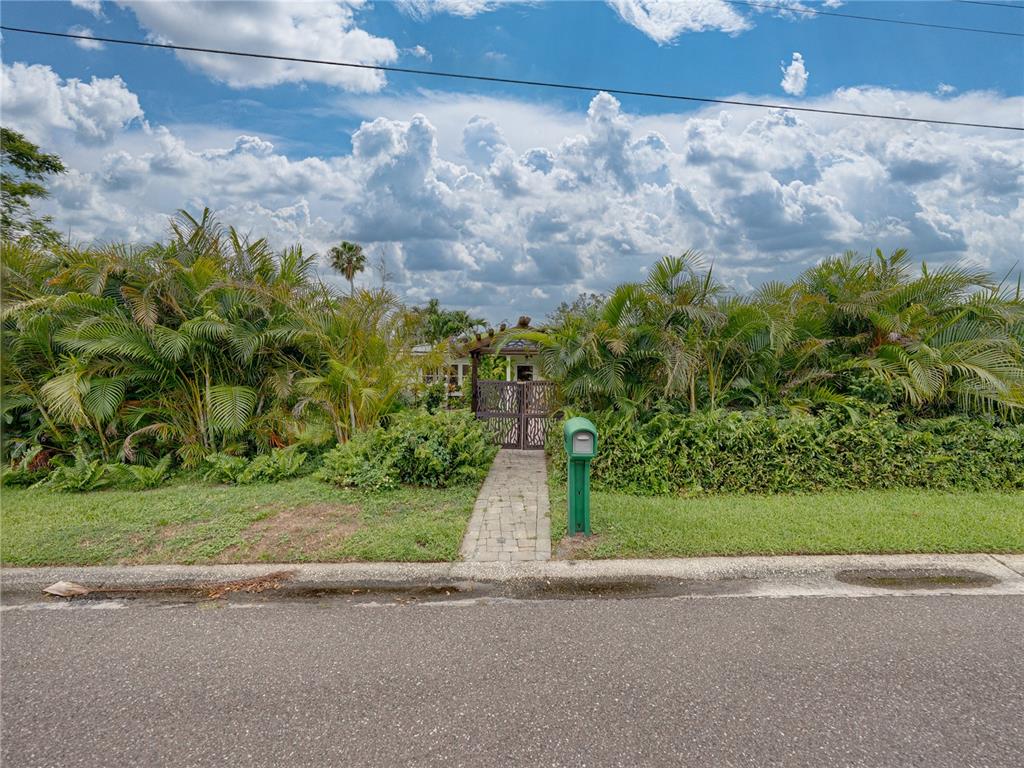 Gulfport, Florida, 33707, United States, 3 Bedrooms Bedrooms, ,3 BathroomsBathrooms,Residential,For Sale,1846647