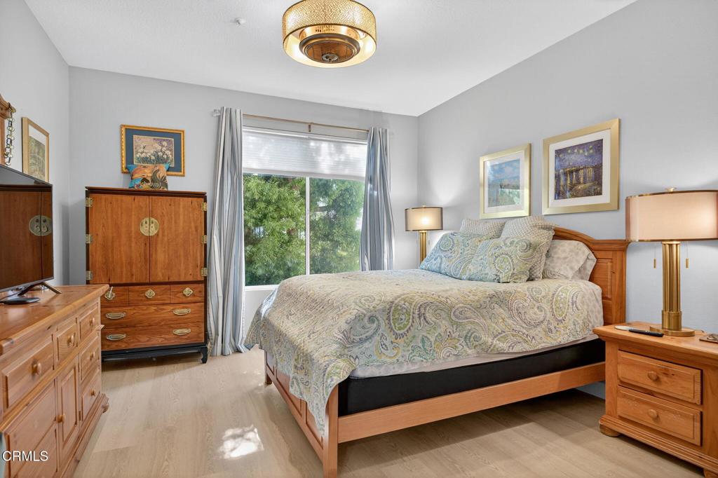 Moorpark, California, 93021, United States, 2 Bedrooms Bedrooms, ,3 BathroomsBathrooms,Residential,For Sale,1989466