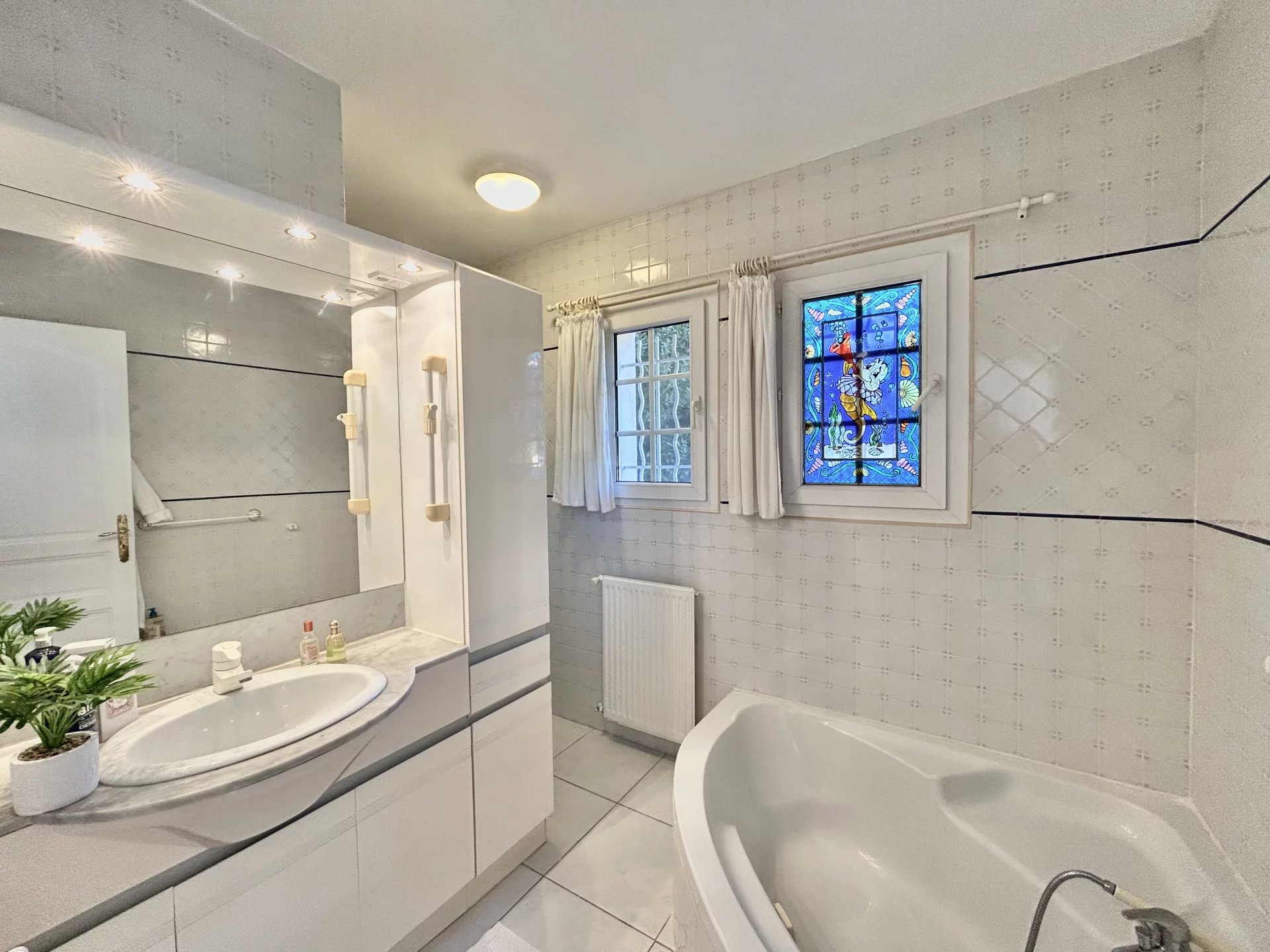 Garéoult, Provence-Alpes-Côte d?Azur, 83136, FR, 3 Bedrooms Bedrooms, ,2 BathroomsBathrooms,Residential,For Sale,1673180