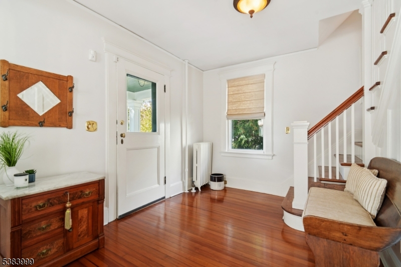 Millburn Twp., New Jersey, 07078, United States, 3 Bedrooms Bedrooms, ,3 BathroomsBathrooms,Residential,For Sale,1988129