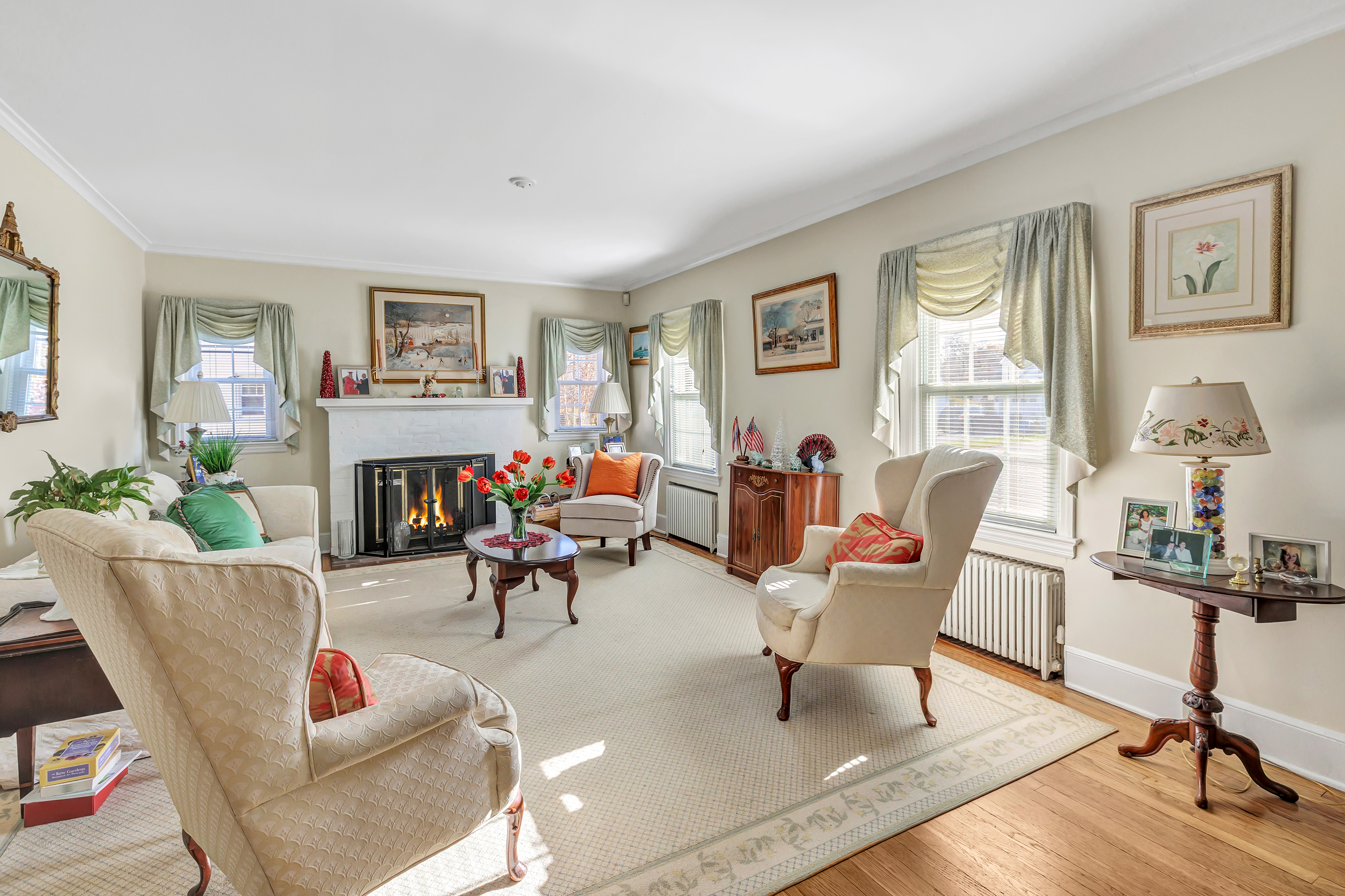 Stratford, Connecticut, 06614, United States, 4 Bedrooms Bedrooms, ,4 BathroomsBathrooms,Residential,For Sale,1996522