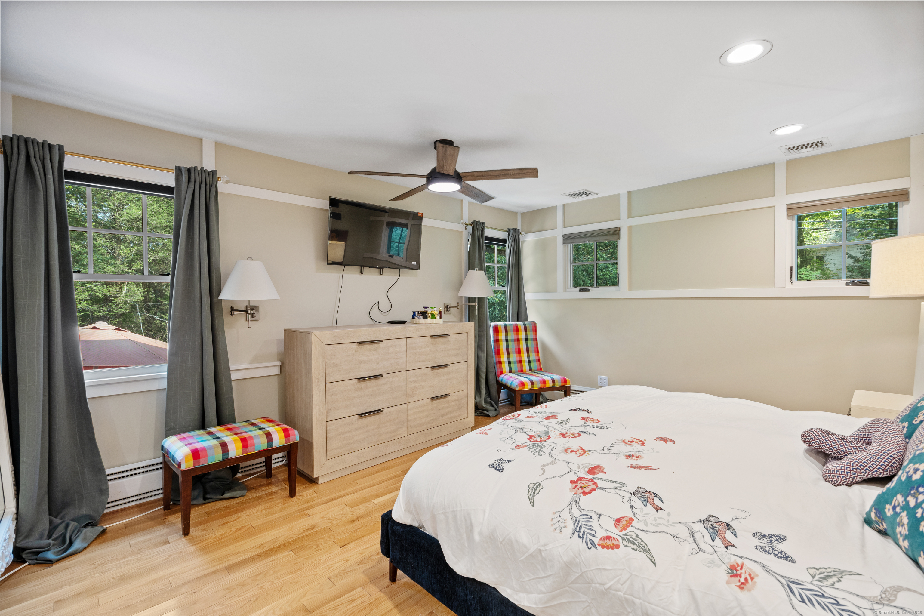 Woodbridge, Connecticut, 06525, United States, 3 Bedrooms Bedrooms, ,4 BathroomsBathrooms,Residential,For Sale,1912137