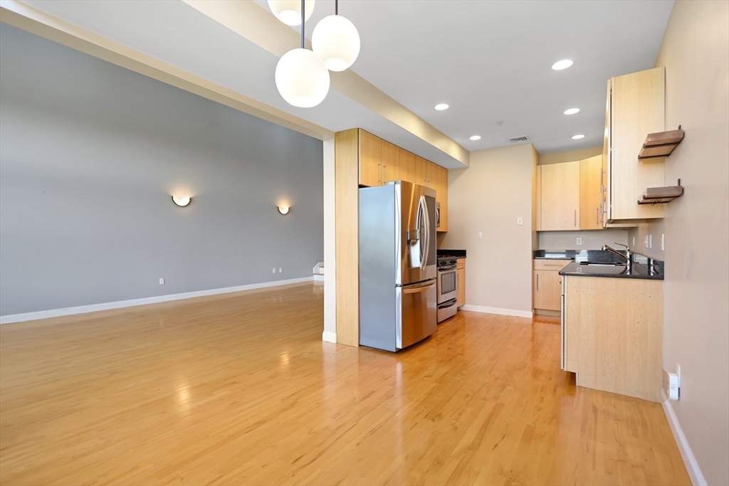 Somerville, Massachusetts, 02143, United States, 1 Bedroom Bedrooms, ,2 BathroomsBathrooms,Residential,For Sale,1899714