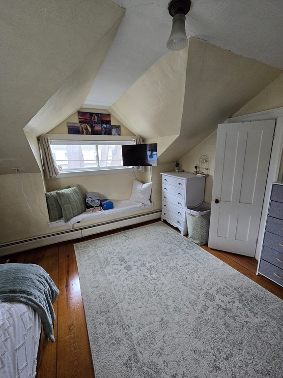 Amherst, Massachusetts, 01002, United States, 5 Bedrooms Bedrooms, ,2 BathroomsBathrooms,Residential,For Sale,1979386