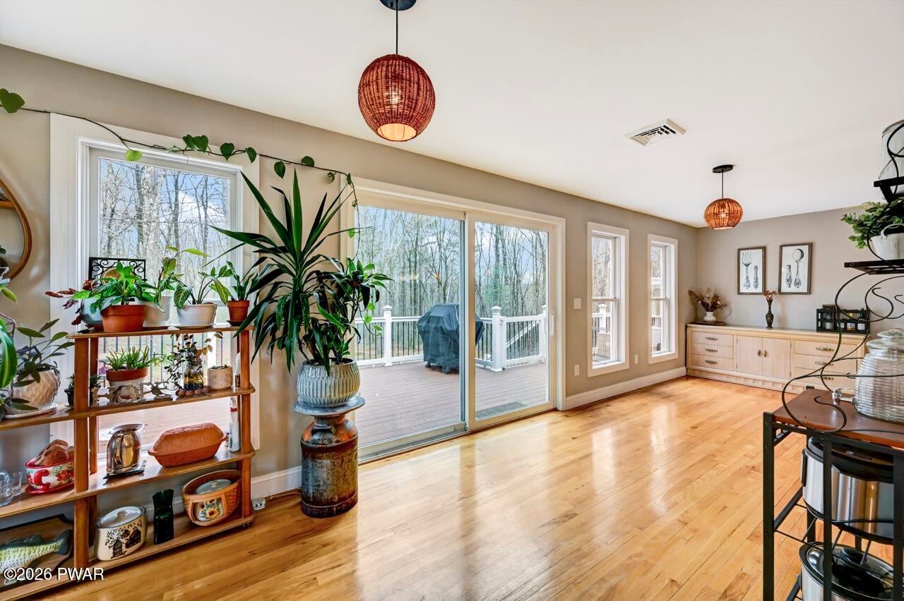 Milford, Pennsylvania, 18337, United States, 3 Bedrooms Bedrooms, ,3 BathroomsBathrooms,Residential,For Sale,2011309