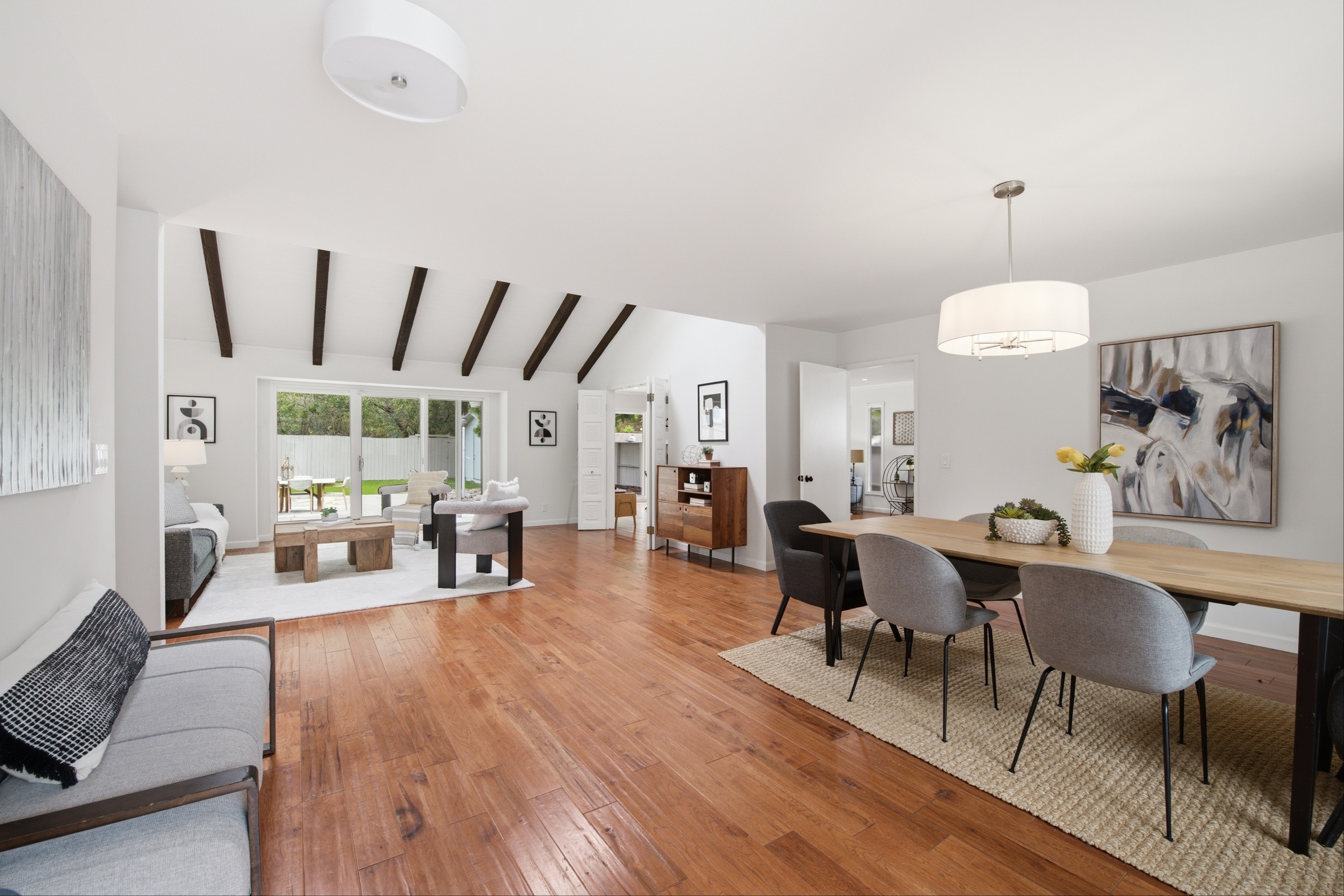  Spacious Single-Level Home on an Expansive Lot - 物件實景