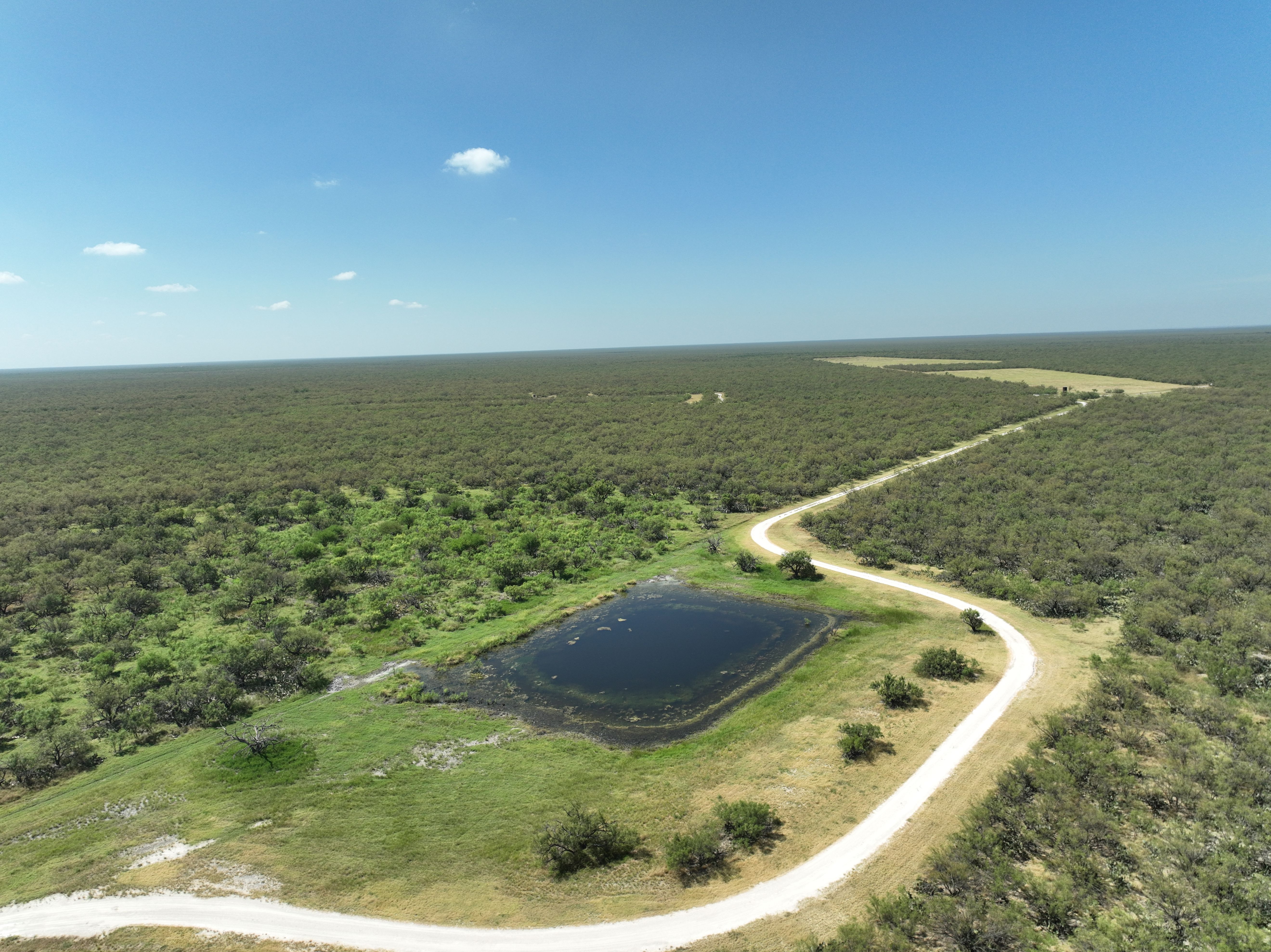  7, 902 +/- Las Moras Creek - 物件實景