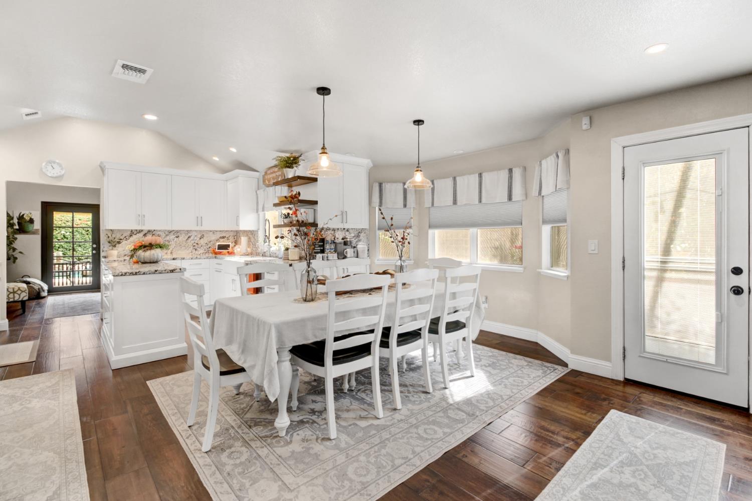 Elk Grove, California, 95624, United States, 4 Bedrooms Bedrooms, ,4 BathroomsBathrooms,Residential,For Sale,1987629