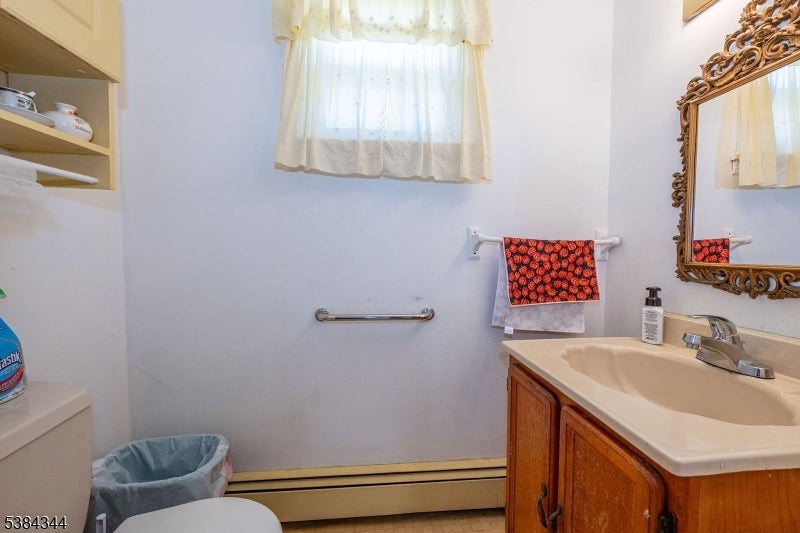 Haledon Boro, New Jersey, 07508, United States, 4 Bedrooms Bedrooms, ,3 BathroomsBathrooms,Residential,For Sale,1978211