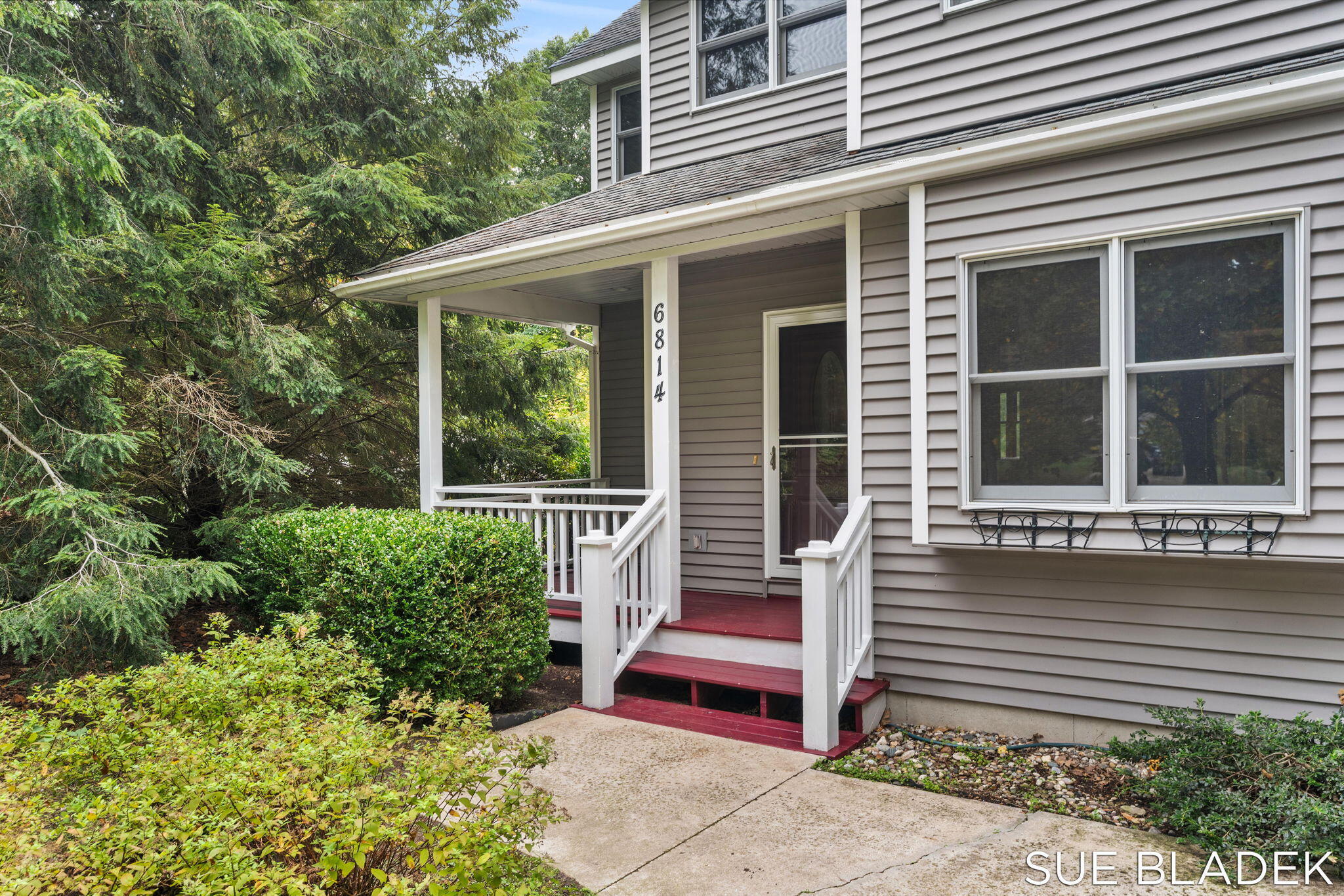 Fennville, Michigan, 49408, United States, 4 Bedrooms Bedrooms, ,4 BathroomsBathrooms,Residential,For Sale,1966449