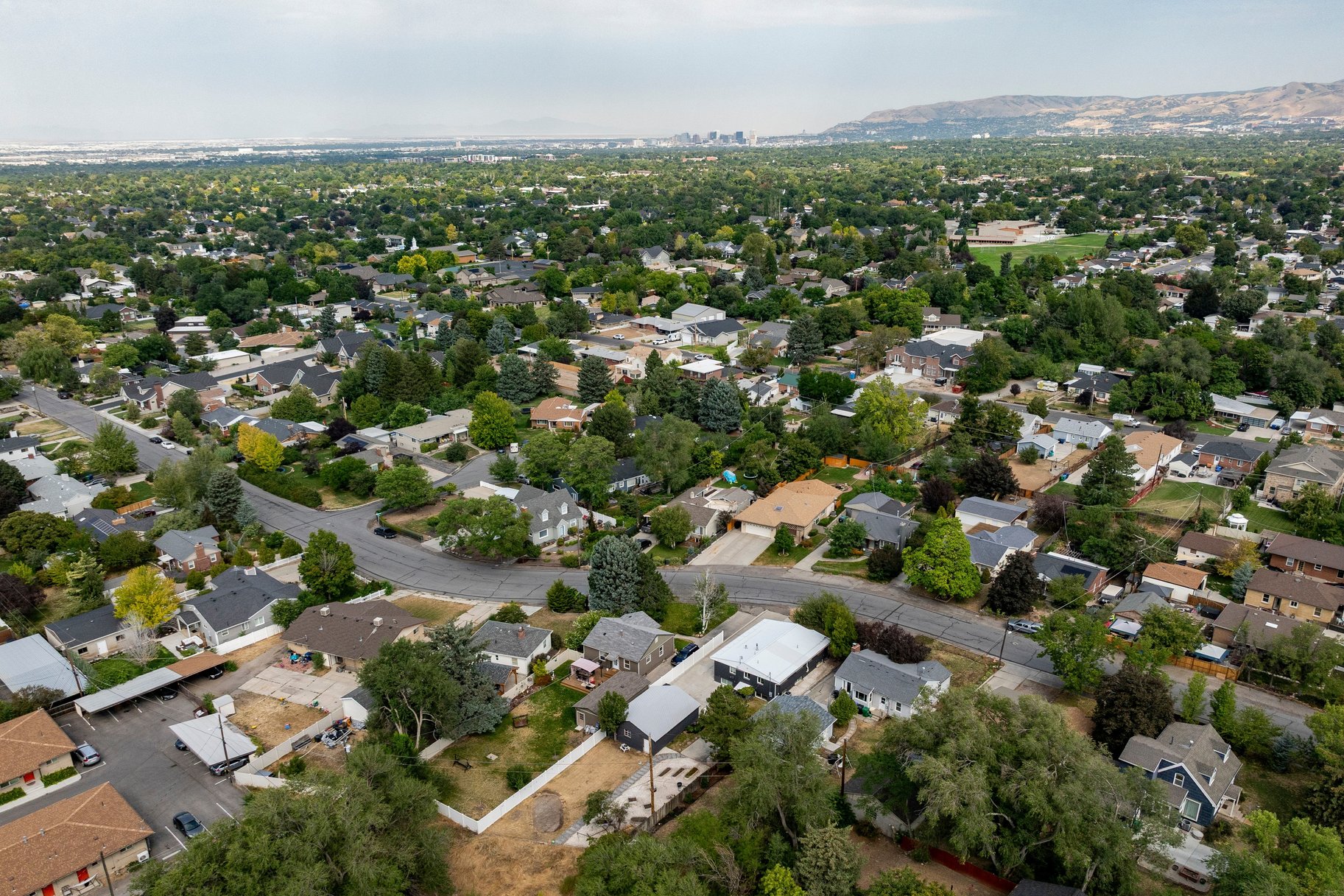 Updated Millcreek Home with Space to Make It Your Own - 物件實景