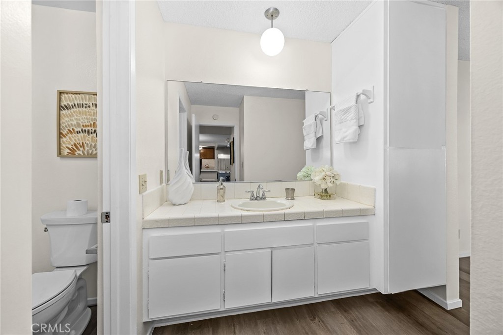 Pasadena, California, 91101, United States, 2 Bedrooms Bedrooms, ,1 BathroomBathrooms,Residential,For Sale,2002263