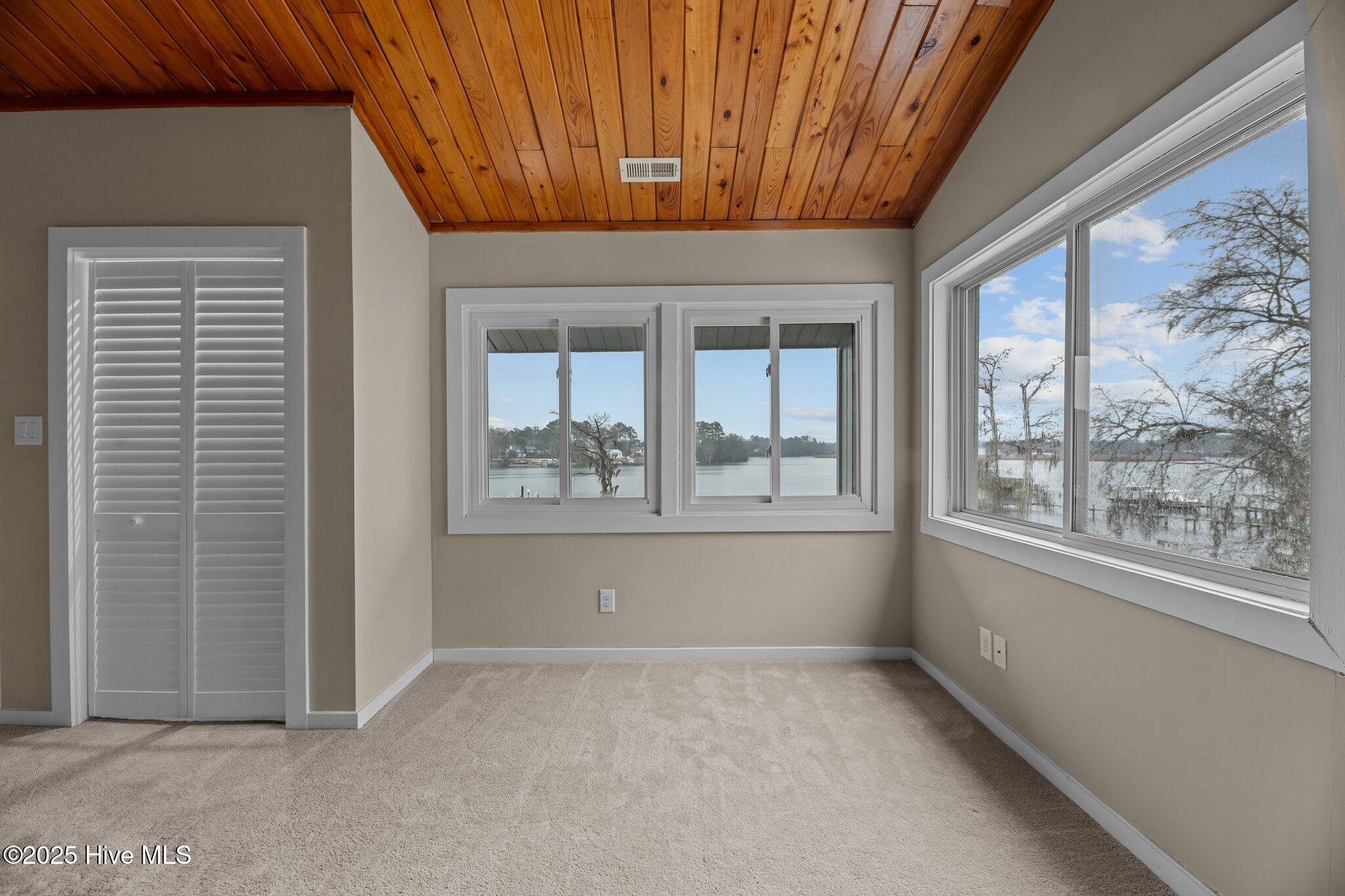 New Bern, North Carolina, 28562, United States, 2 Bedrooms Bedrooms, ,3 BathroomsBathrooms,Residential,For Sale,1695183