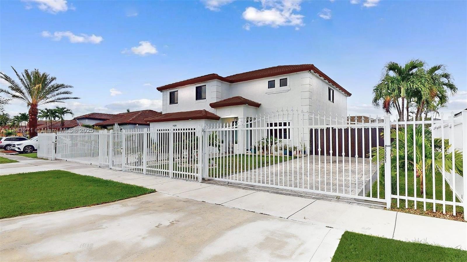 Homestead, Florida, 33033, United States, 5 Bedrooms Bedrooms, ,3 BathroomsBathrooms,Residential,For Sale,1937338