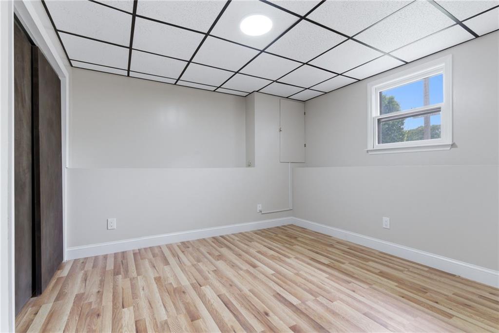 Warwick, Rhode Island, 02889, United States, 5 Bedrooms Bedrooms, ,3 BathroomsBathrooms,Residential,For Sale,2048258