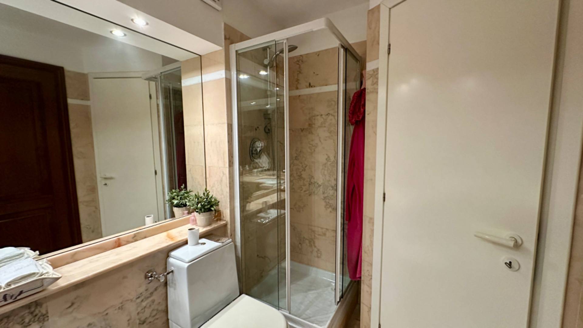 Roma, Roma, 00100, IT, 4 Bedrooms Bedrooms, ,3 BathroomsBathrooms,Residential,For Sale,1746322