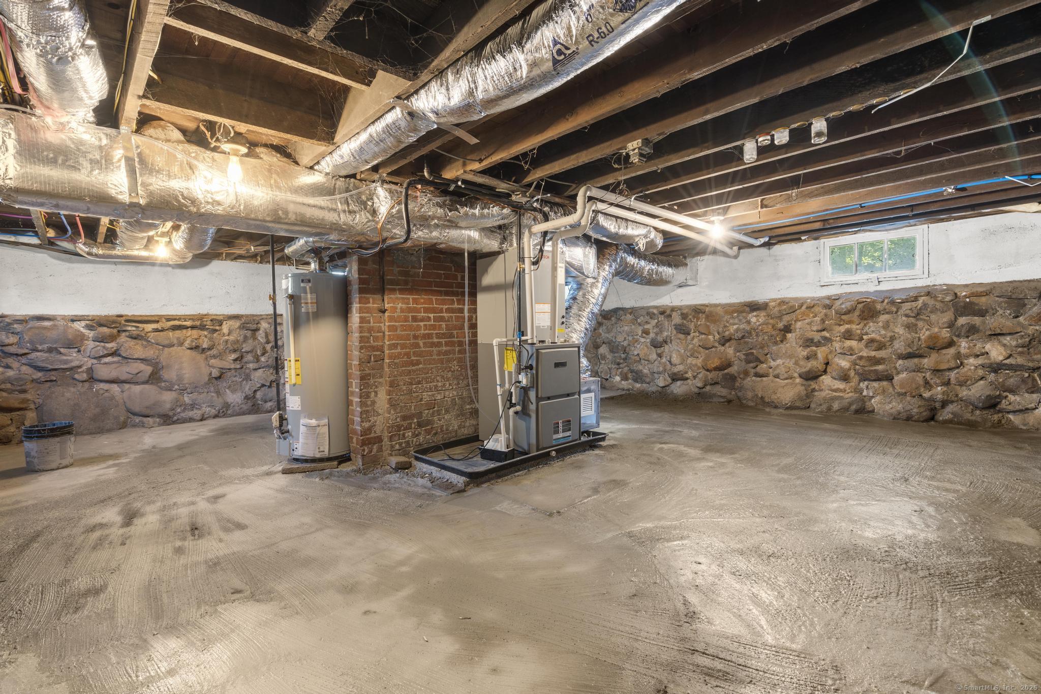 Milford, Connecticut, 06460, United States, 3 Bedrooms Bedrooms, ,3 BathroomsBathrooms,Residential,For Sale,1924915