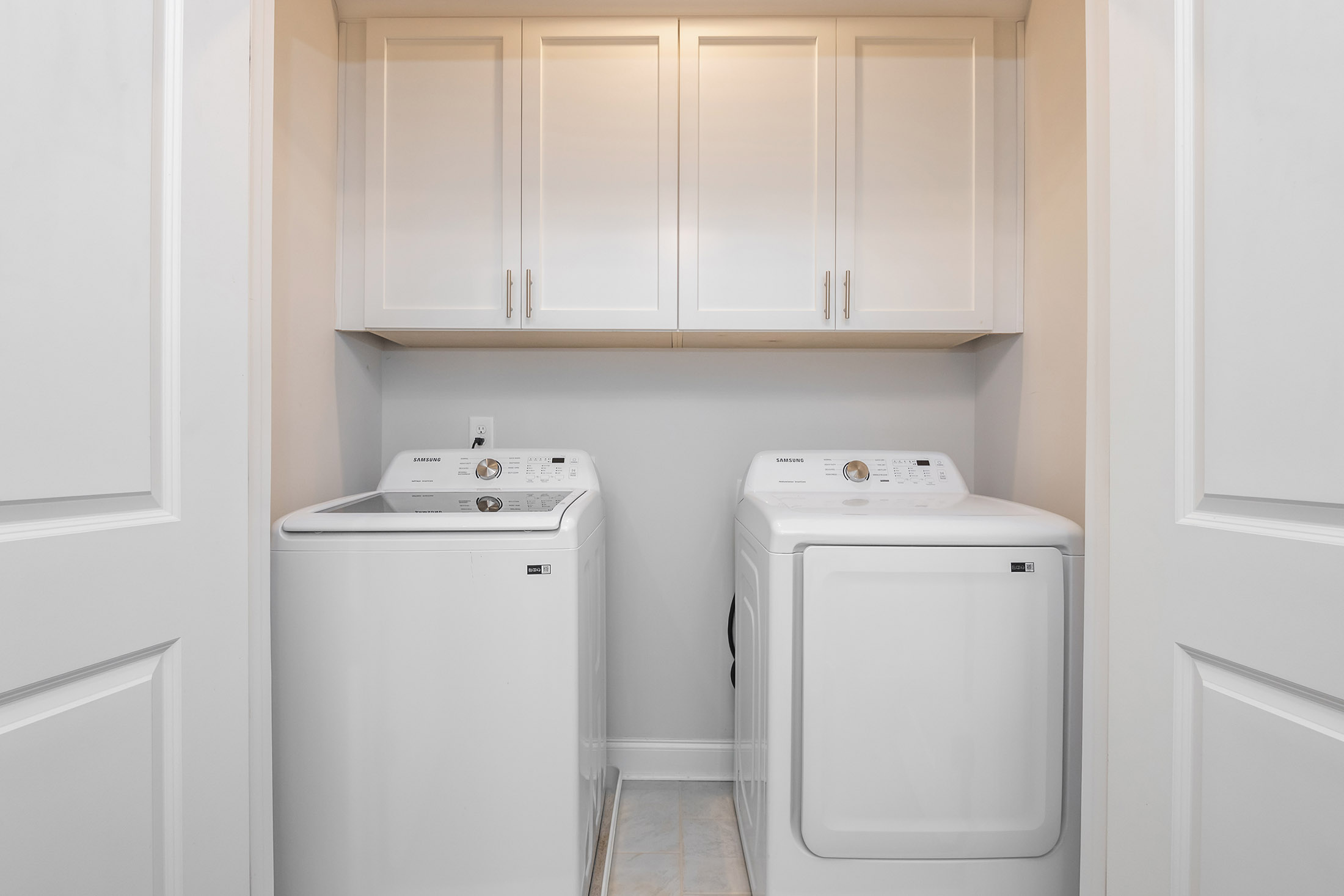  Welcome to Exceptional Townhome Living in Waterside Community - 物件實景