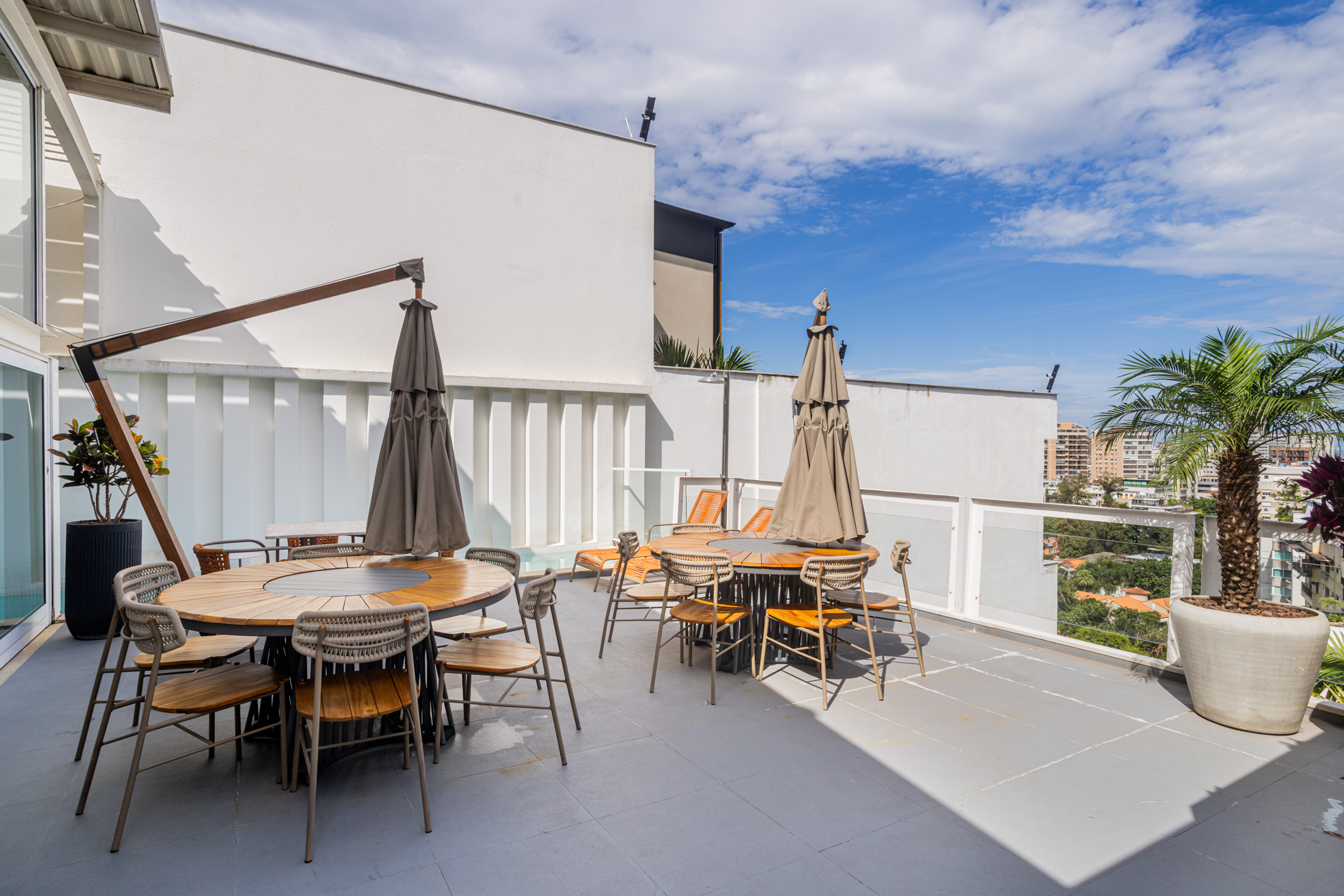 Modernist house with four suites and pool in Jardim Pernambuco - 物件實景