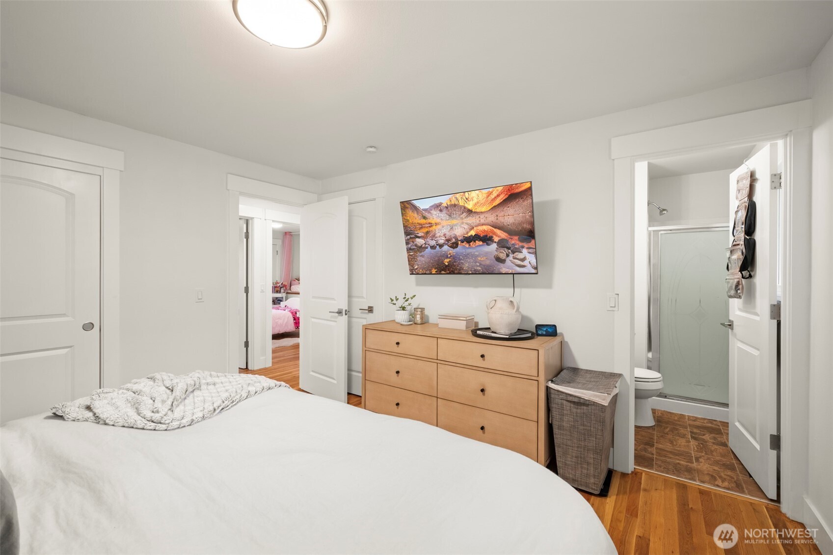 Des Moines, Washington, 98198, United States, 4 Bedrooms Bedrooms, ,2 BathroomsBathrooms,Residential,For Sale,1987867