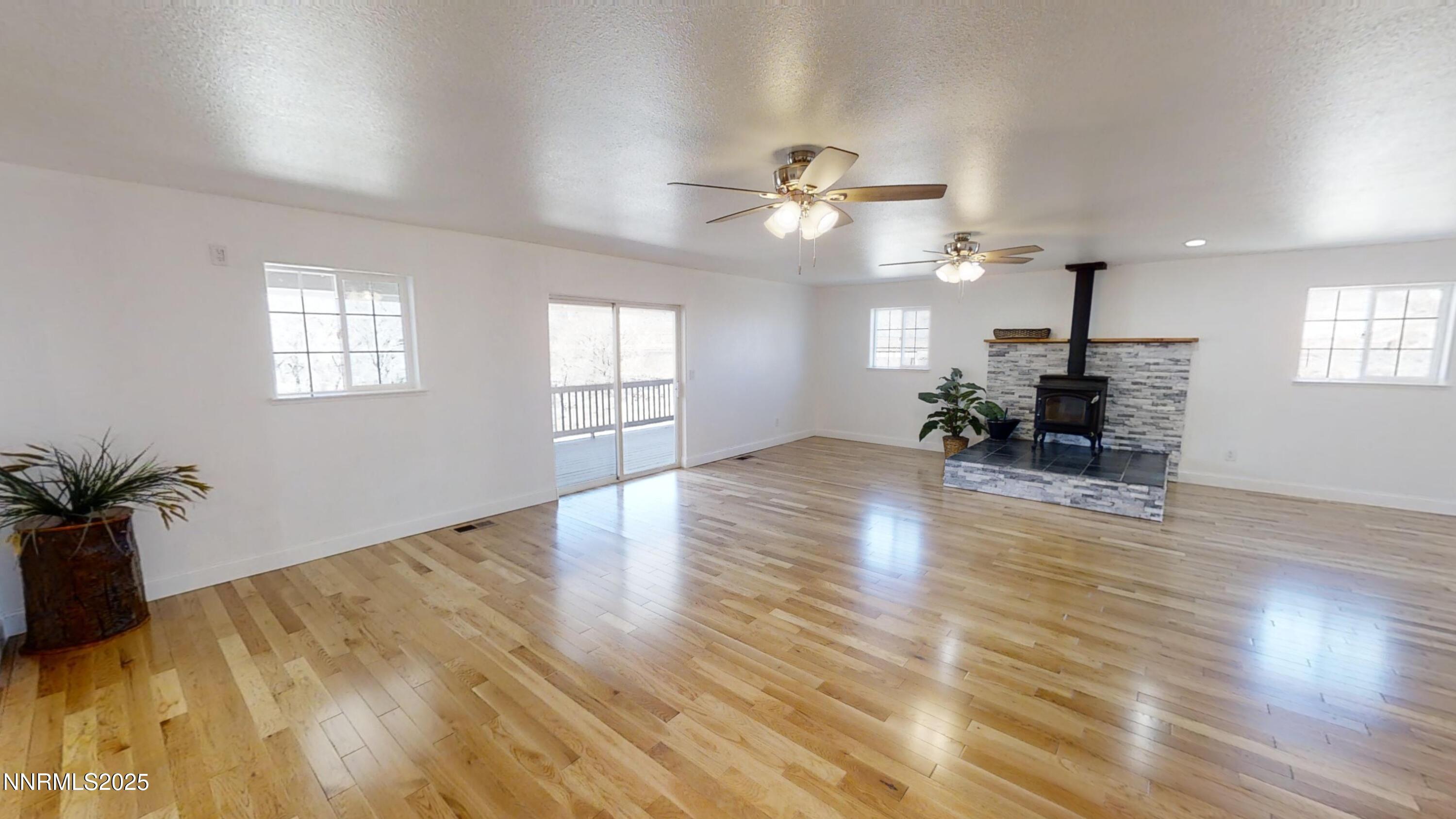 Sparks, Nevada, 89434, United States, 4 Bedrooms Bedrooms, ,4 BathroomsBathrooms,Residential,For Sale,1925240