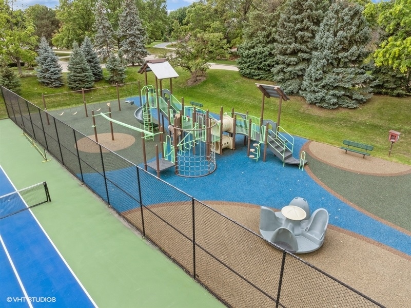 Oak Brook, Illinois, 60523, United States, 5 Bedrooms Bedrooms, ,6 BathroomsBathrooms,Residential,For Sale,1903537
