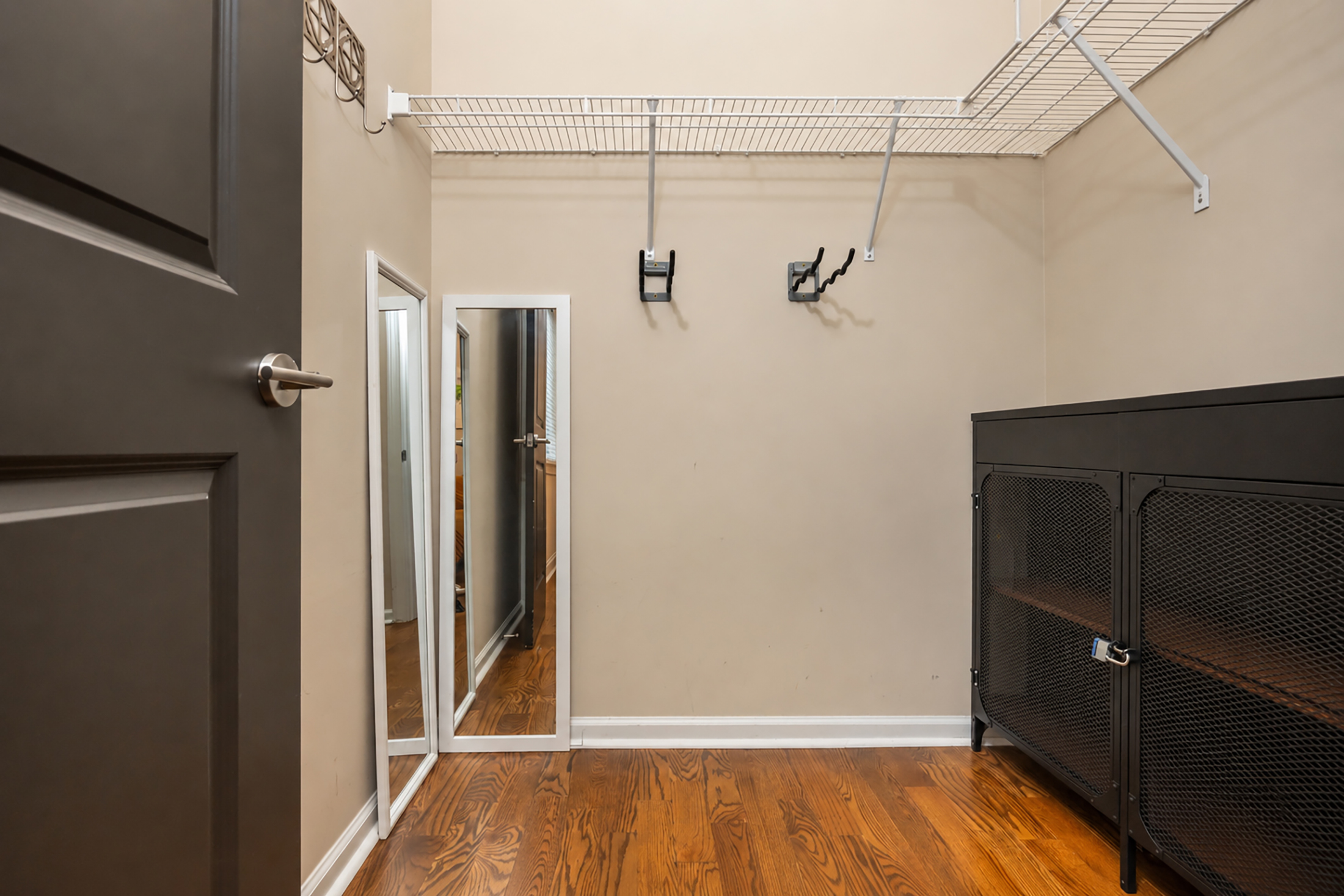  Exceptional and Rare Rental Opportunity - 物件實景
