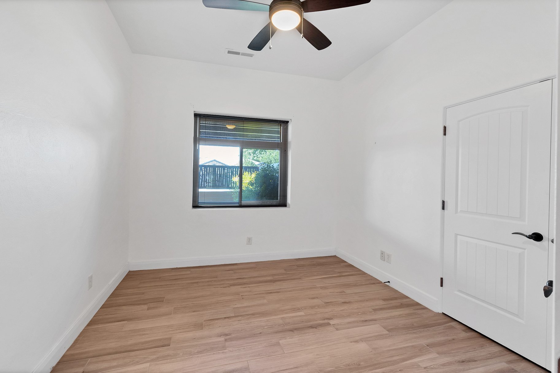  Indoor-Outdoor Living With Privacy, Space & Style In Washington Fields - 物件實景