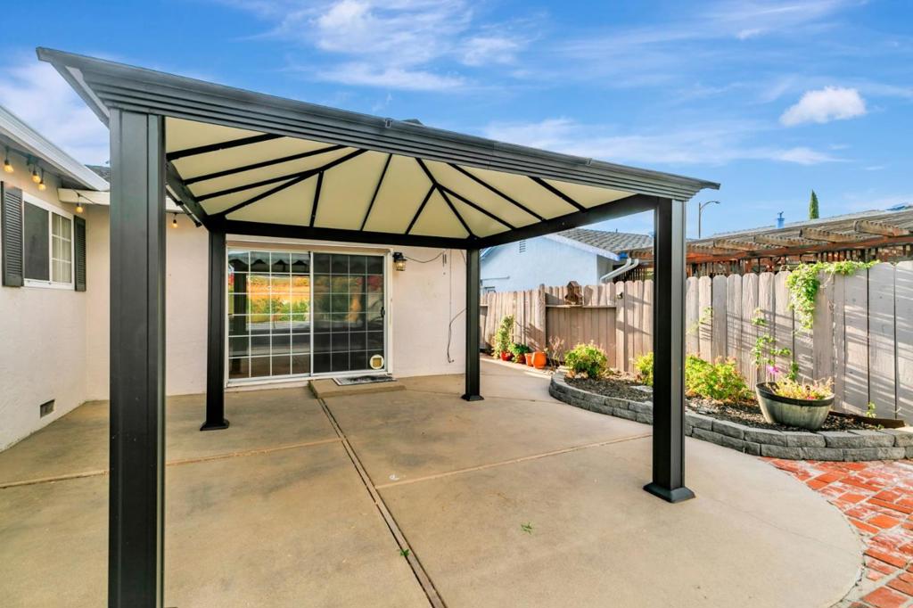 San Jose, California, 95123, United States, 3 Bedrooms Bedrooms, ,2 BathroomsBathrooms,Residential,For Sale,1975297