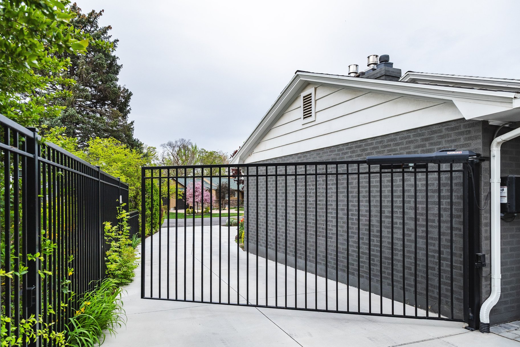  Tastefully Updated Holladay Rambler on .60 acre Manicured Lot - 物件實景