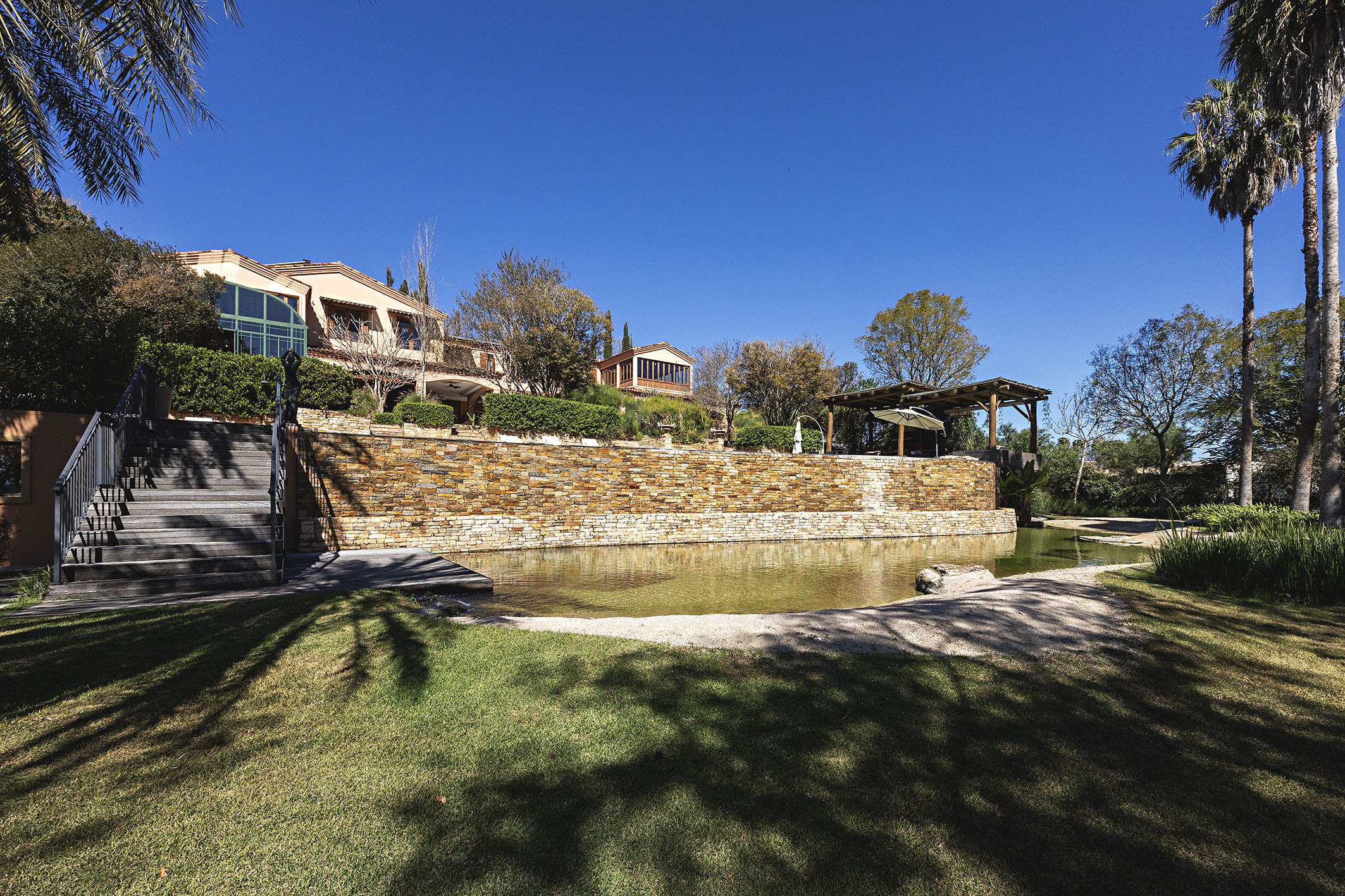  Tuscan-Style Residence in Quinta da Baroneza with an Exclusive Design - 物件實景