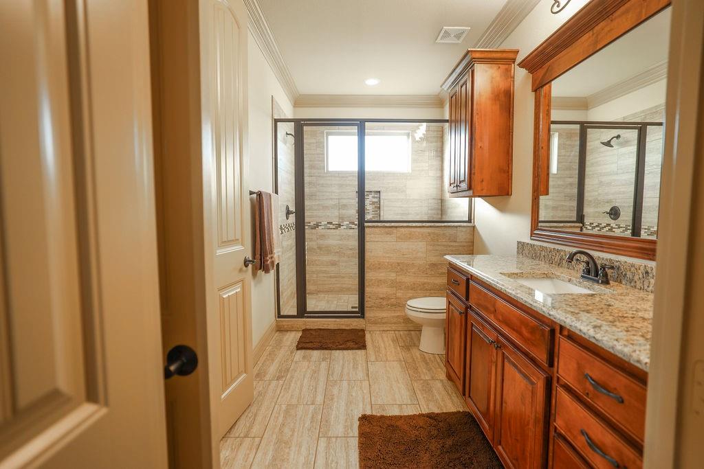 Wills Point, Texas, 75169, United States, 4 Bedrooms Bedrooms, ,4 BathroomsBathrooms,Residential,For Sale,1834995