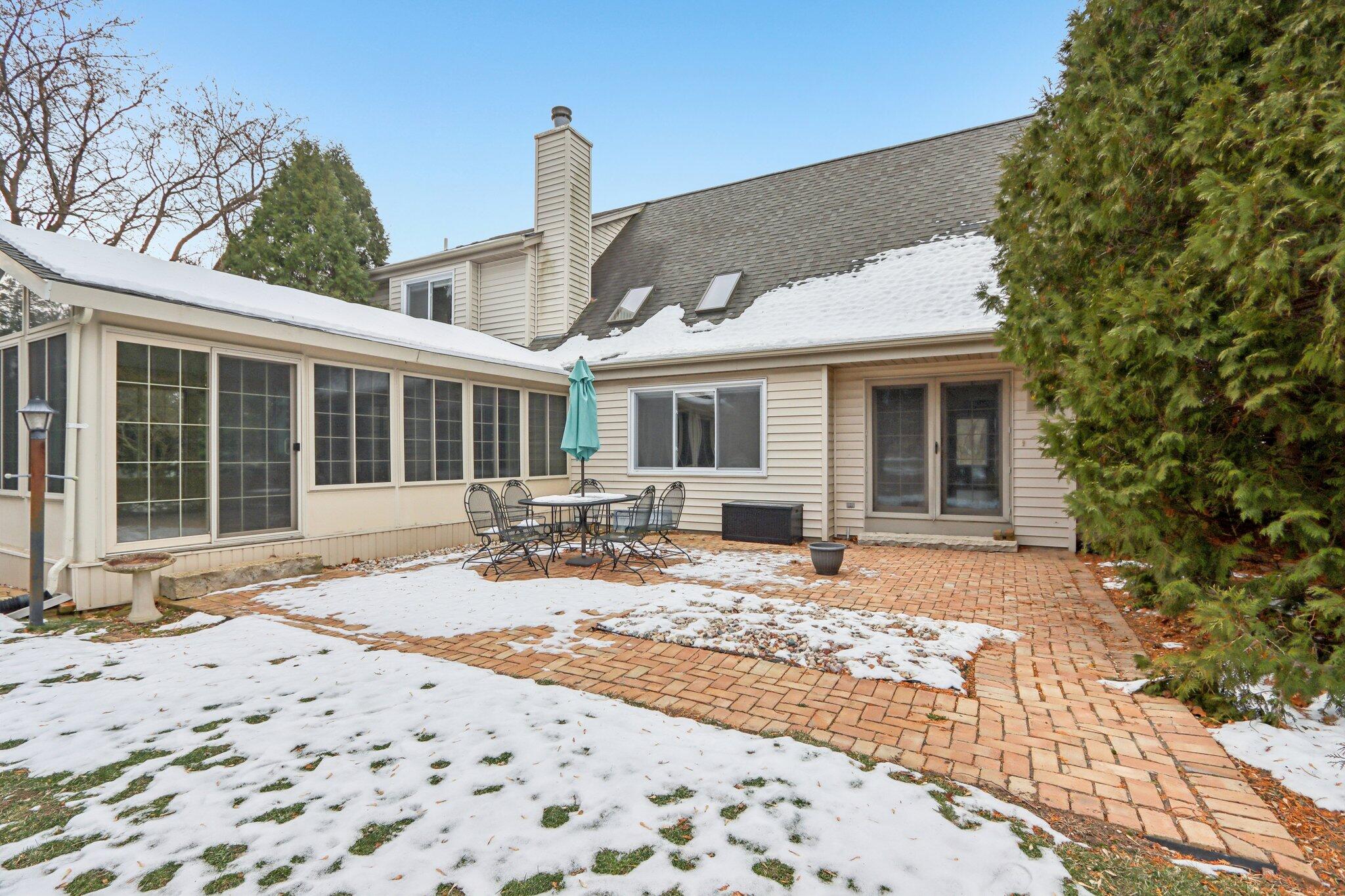 Muskego, Wisconsin, 53150, United States, 3 Bedrooms Bedrooms, ,3 BathroomsBathrooms,Residential,For Sale,2007813