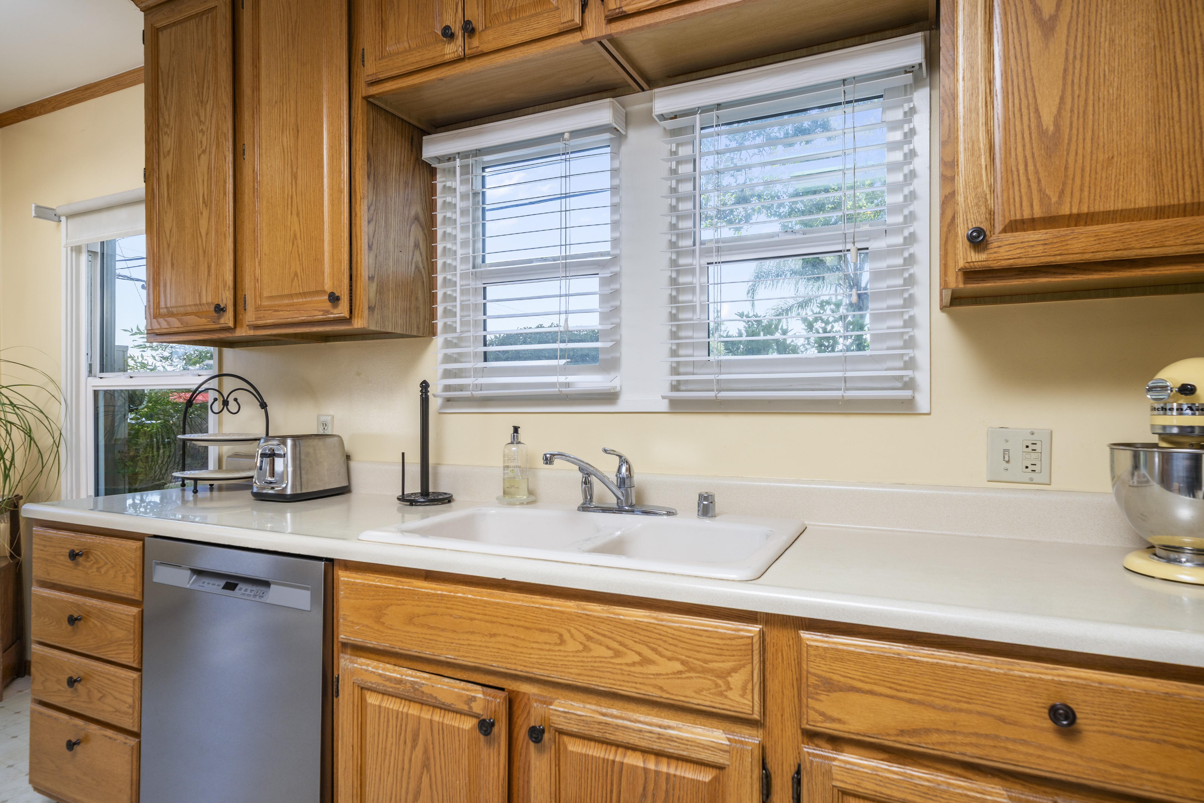  859 West Berkeley Court, Ontario, CA 91762 - 物件實景