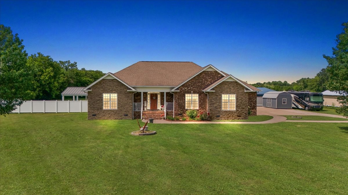 Bell Buckle, Tennessee, 37020, United States, 3 Bedrooms Bedrooms, ,3 BathroomsBathrooms,Residential,For Sale,1898483