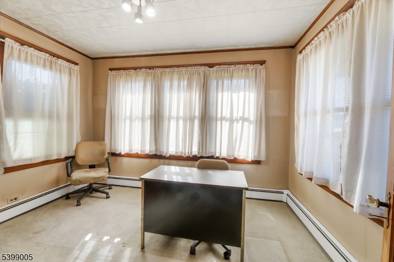 Totowa Boro, New Jersey, 07512, United States, 3 Bedrooms Bedrooms, ,1 BathroomBathrooms,Residential,For Sale,1999584