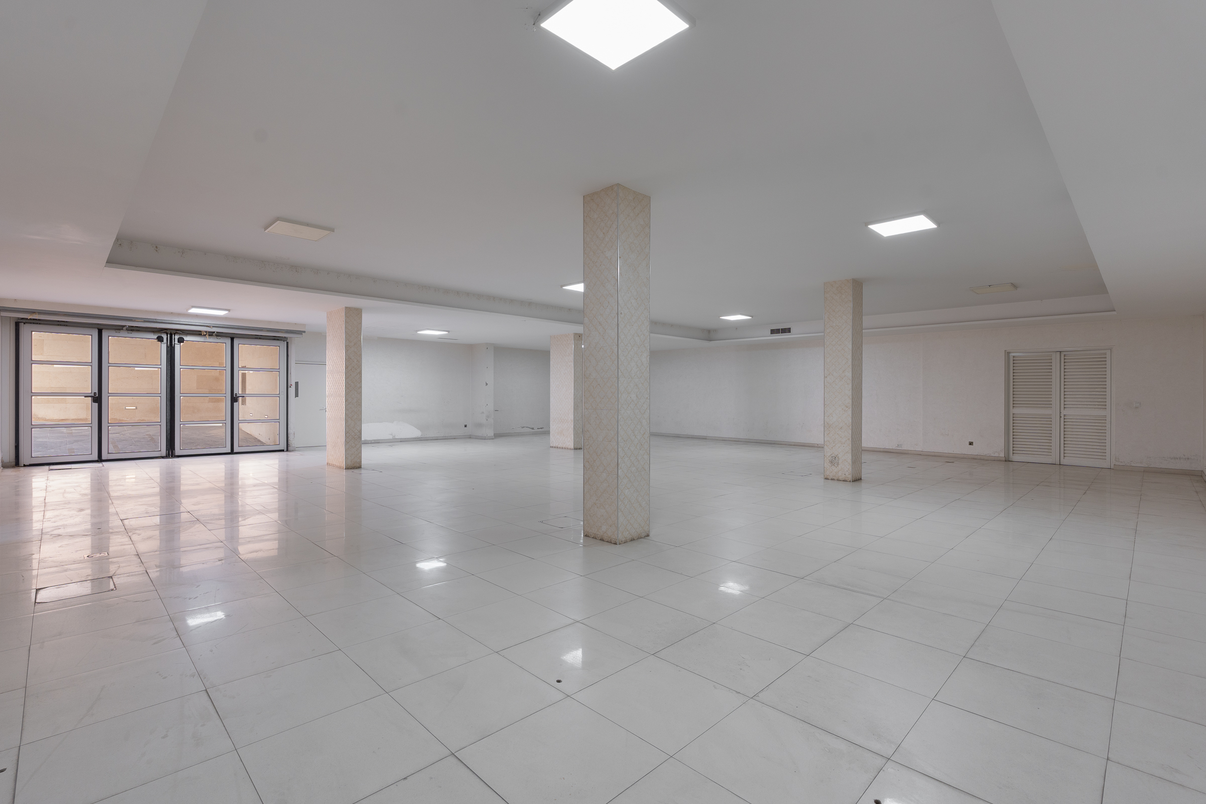  Expansive Modern Home in Emirates Hills - 物件實景