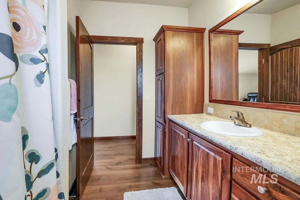 Donnelly, Idaho, 83615, United States, 3 Bedrooms Bedrooms, ,2 BathroomsBathrooms,Residential,For Sale,1982095