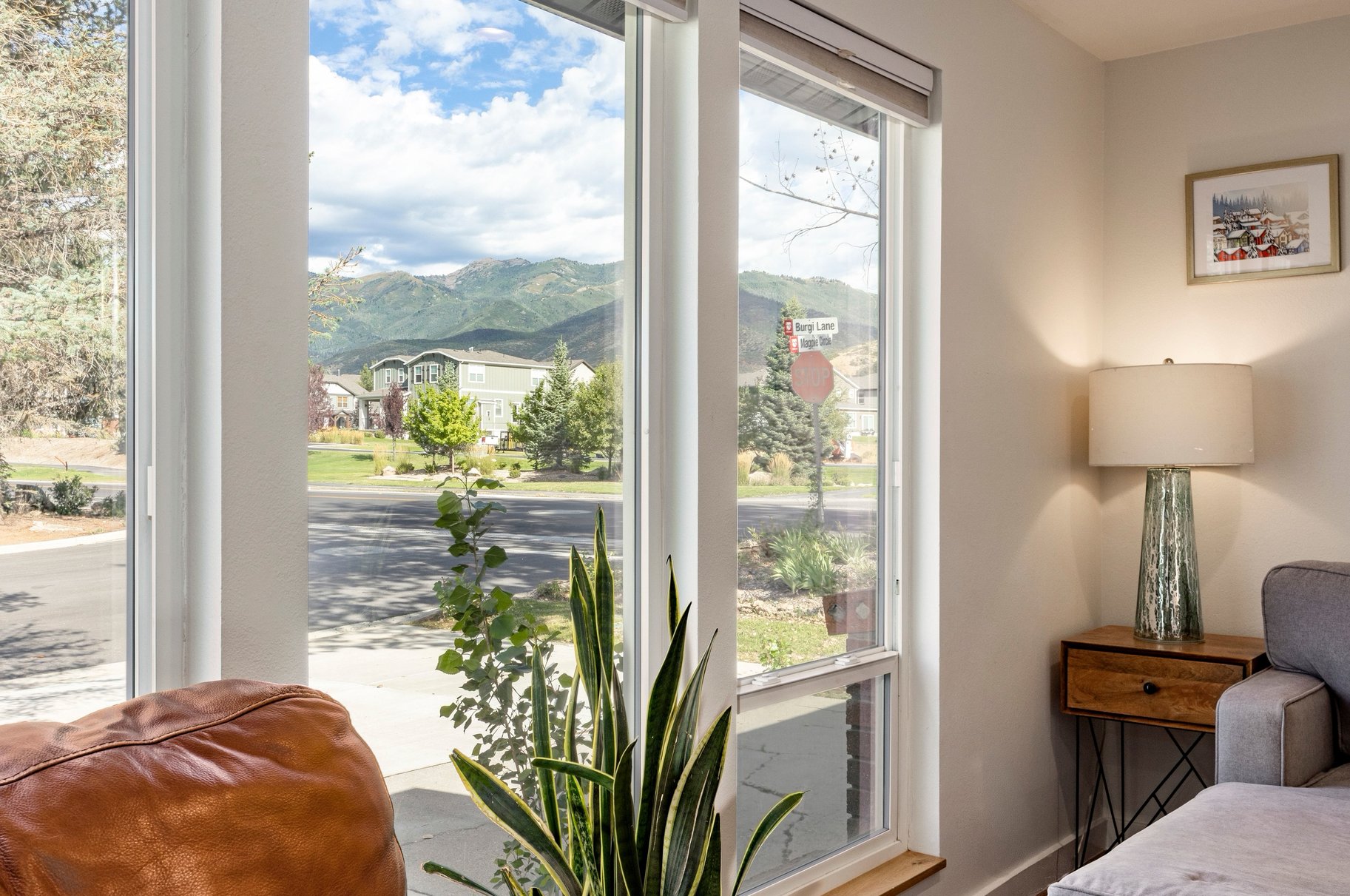  Charming Single Level Garden Home with Mountain Views - 物件實景
