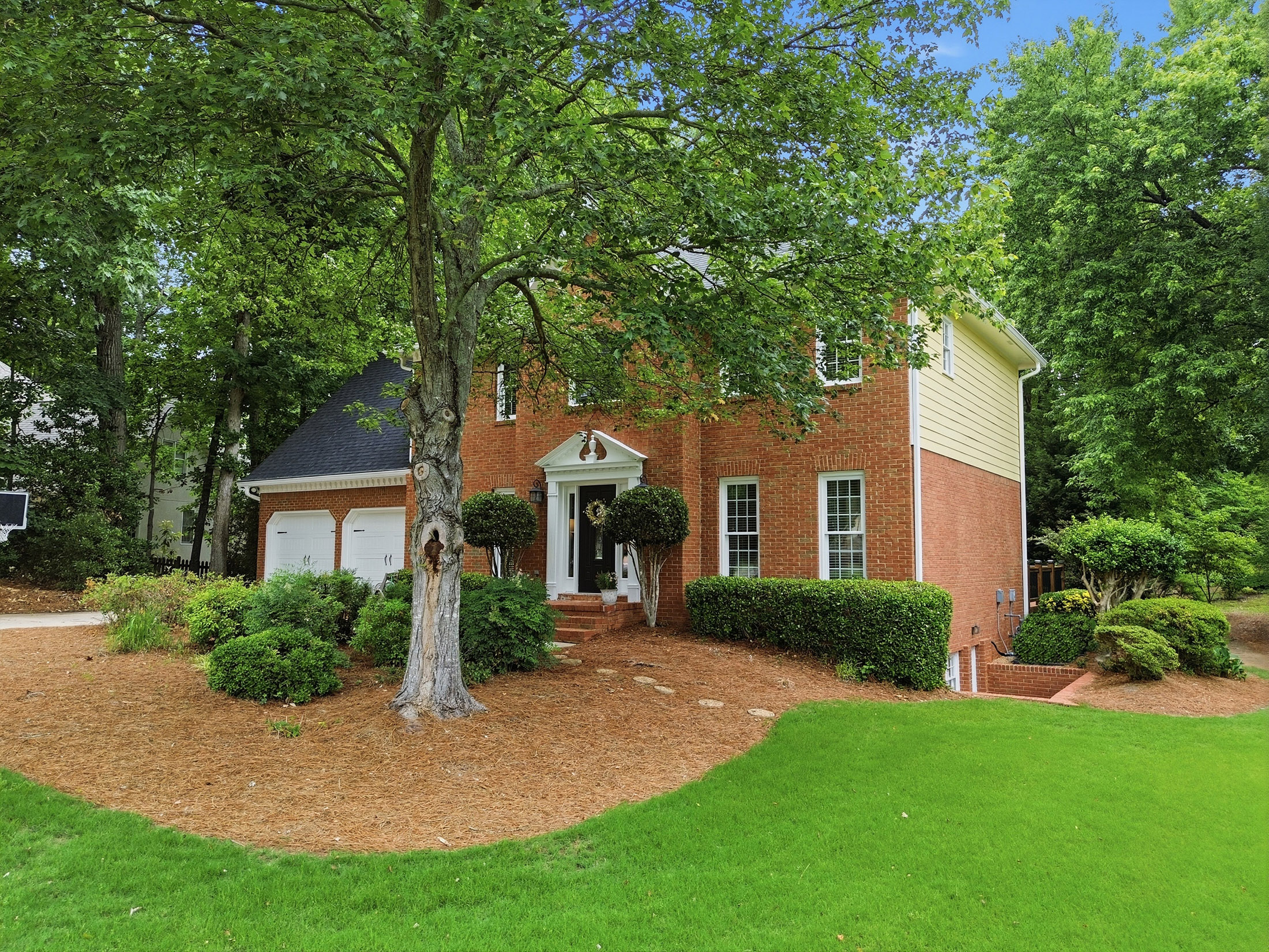  Tucked Into a Cul-de-Sac in Johns Creek’s Sought-After Glastonberry Neighborhood - 物件實景