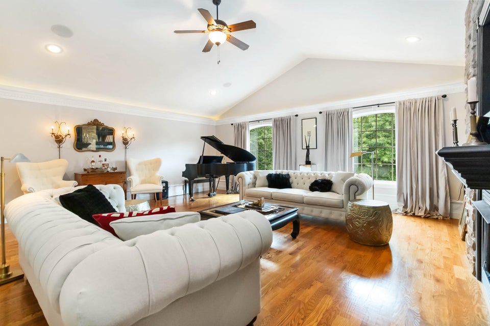 Somerset, Kentucky, 42503, United States, 4 Bedrooms Bedrooms, ,4 BathroomsBathrooms,Residential,For Sale,1976545