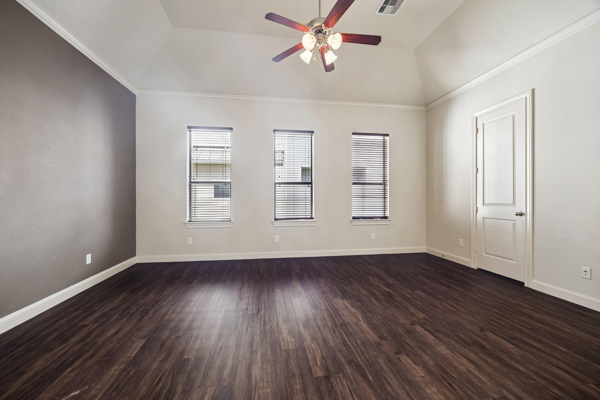  5718 Kansas Street D - 物件實景