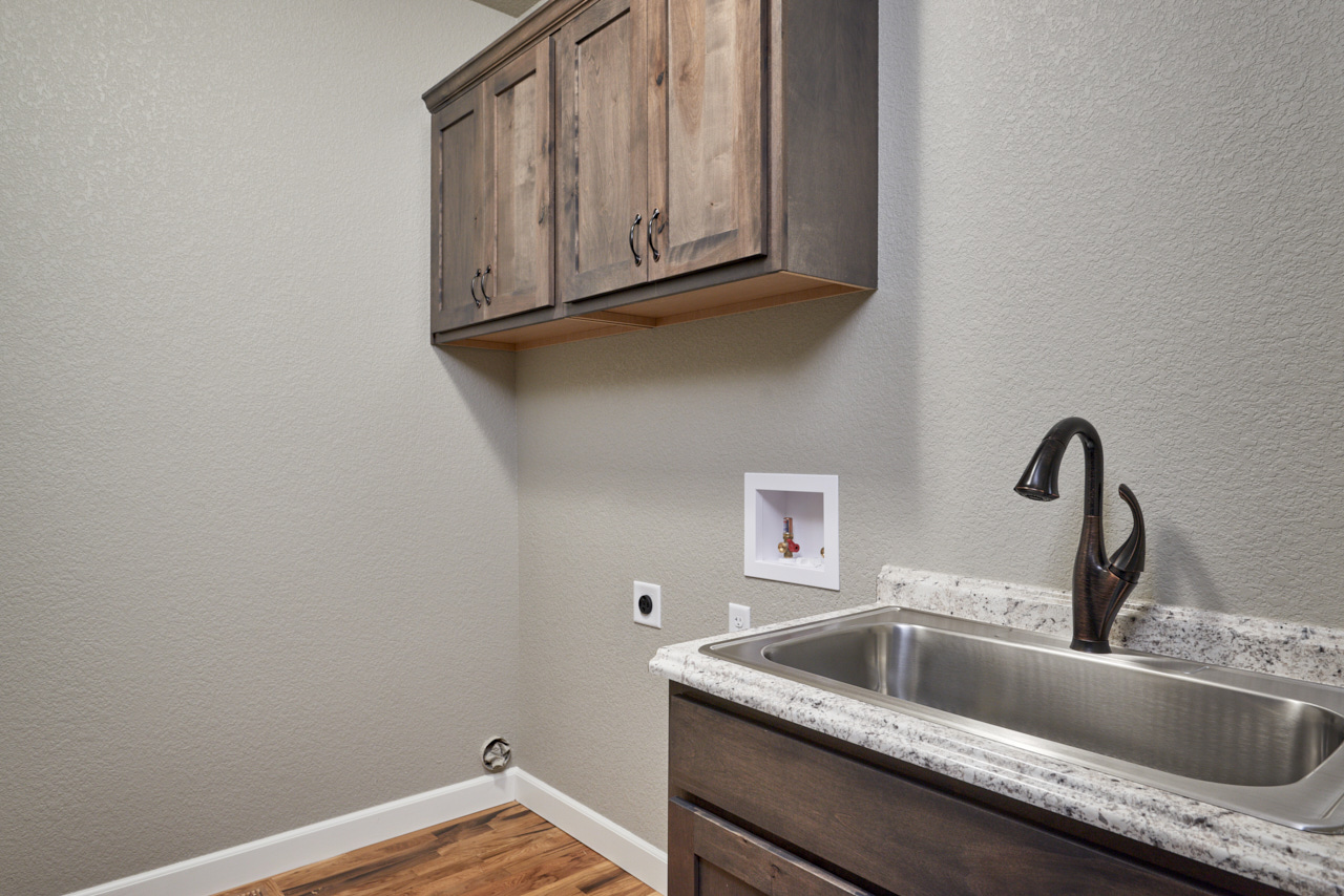 Cheyenne, Wyoming, 82009, United States, 3 Bedrooms Bedrooms, ,2 BathroomsBathrooms,Residential,For Sale,1982343