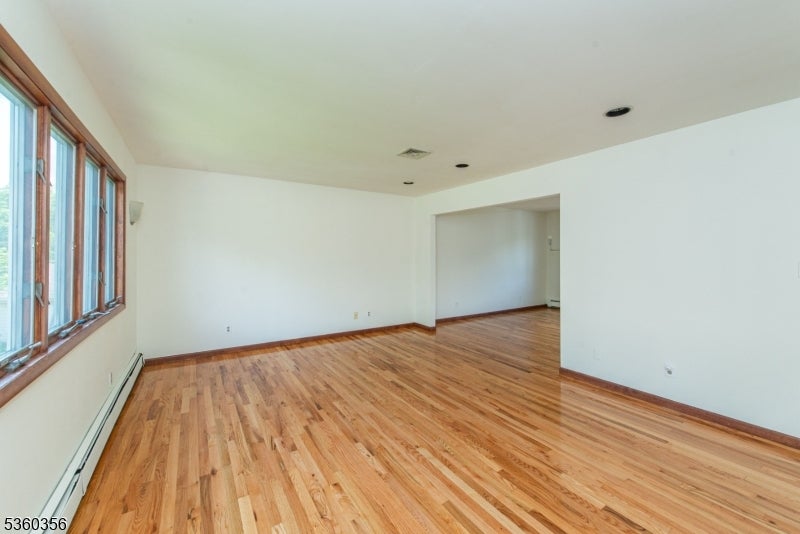 Montville Twp., New Jersey, 07082, United States, 4 Bedrooms Bedrooms, ,3 BathroomsBathrooms,Residential,For Sale,1834822