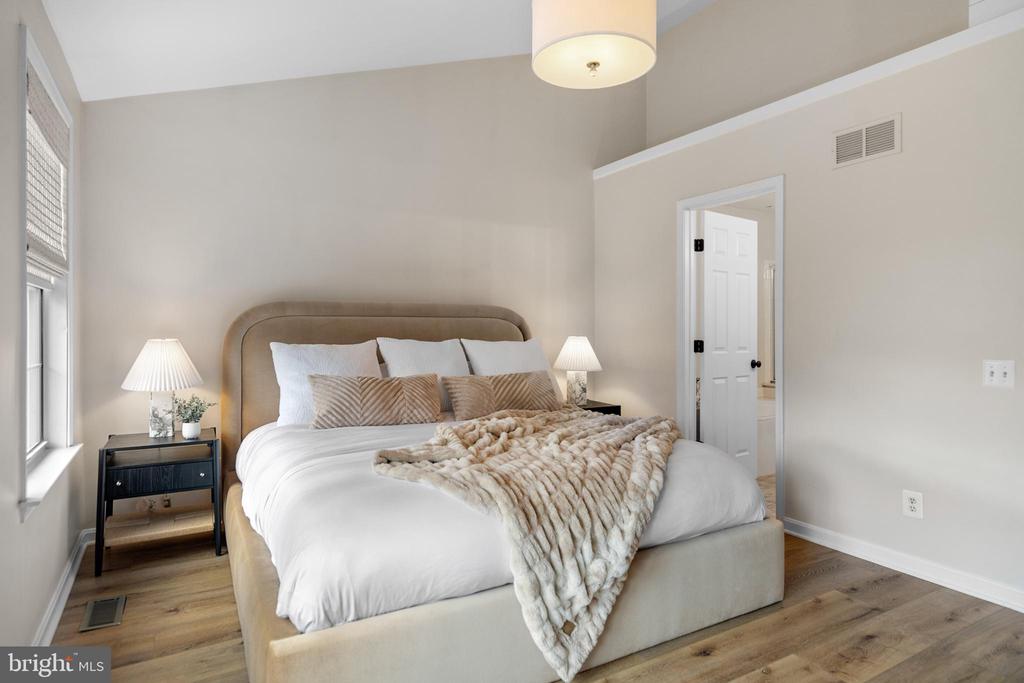 Sterling, Virginia, 20165, United States, 3 Bedrooms Bedrooms, ,4 BathroomsBathrooms,Residential,For Sale,1984617